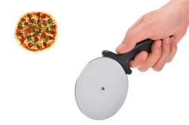 Corta pizza grande mango plastico (3).jpg